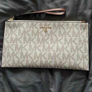 Michael Kors Large Wrist Wallet